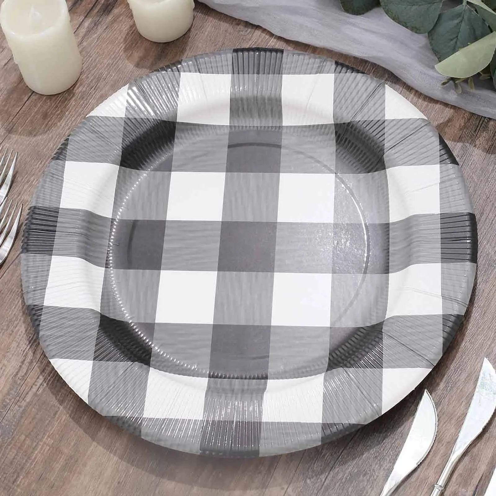 10 Pack Black / White Buffalo Plaid Disposable Serving Trays, Round Checkered Sunray Cardboard Charger Plates 350 GSM 13"