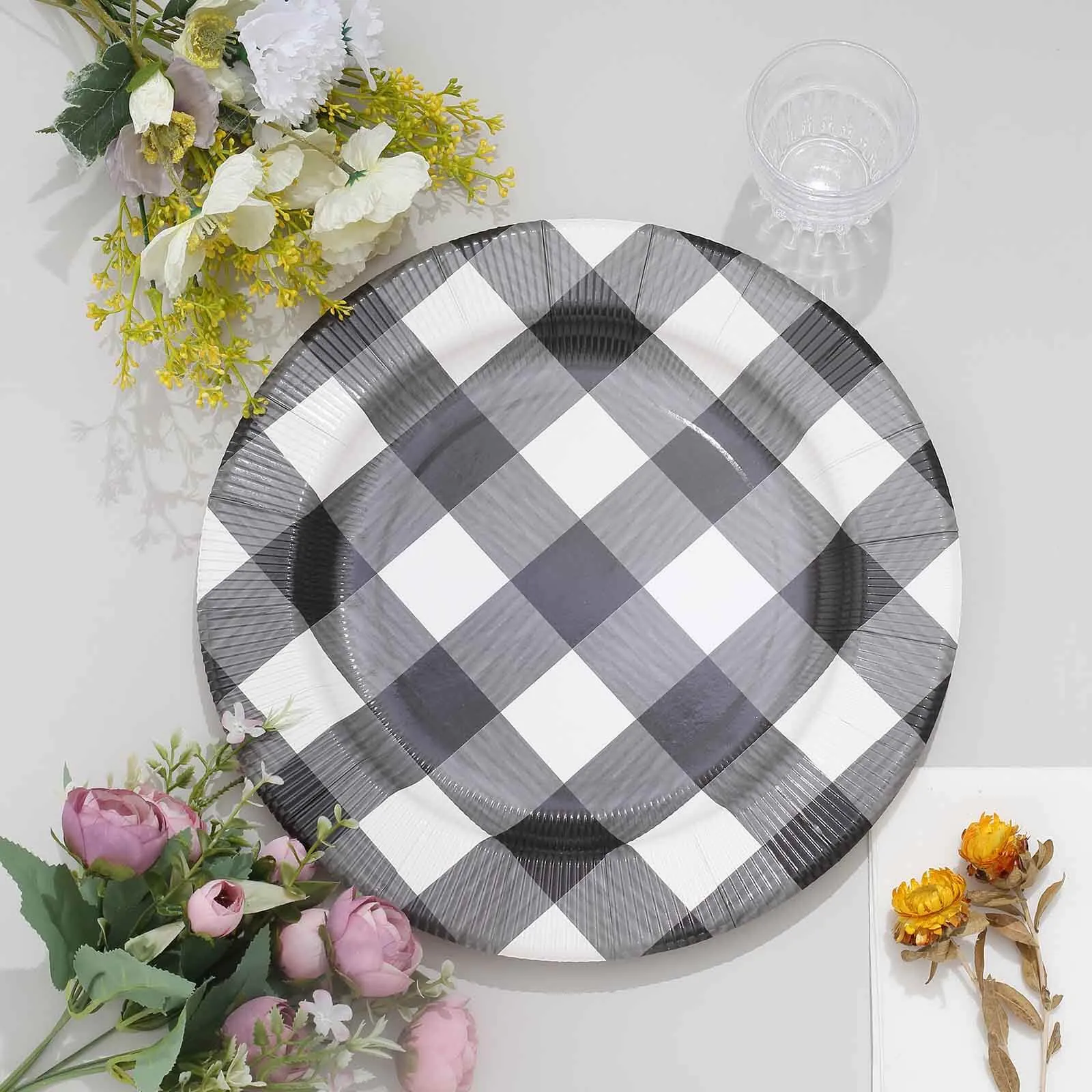 10 Pack Black / White Buffalo Plaid Disposable Serving Trays, Round Checkered Sunray Cardboard Charger Plates 350 GSM 13"