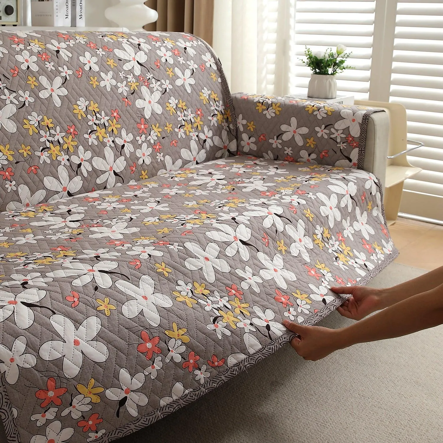 HOKIPO Quilted 1/2/3 Seater Sofa Cover with Pockets, Pastel Brown Sandwort Flower