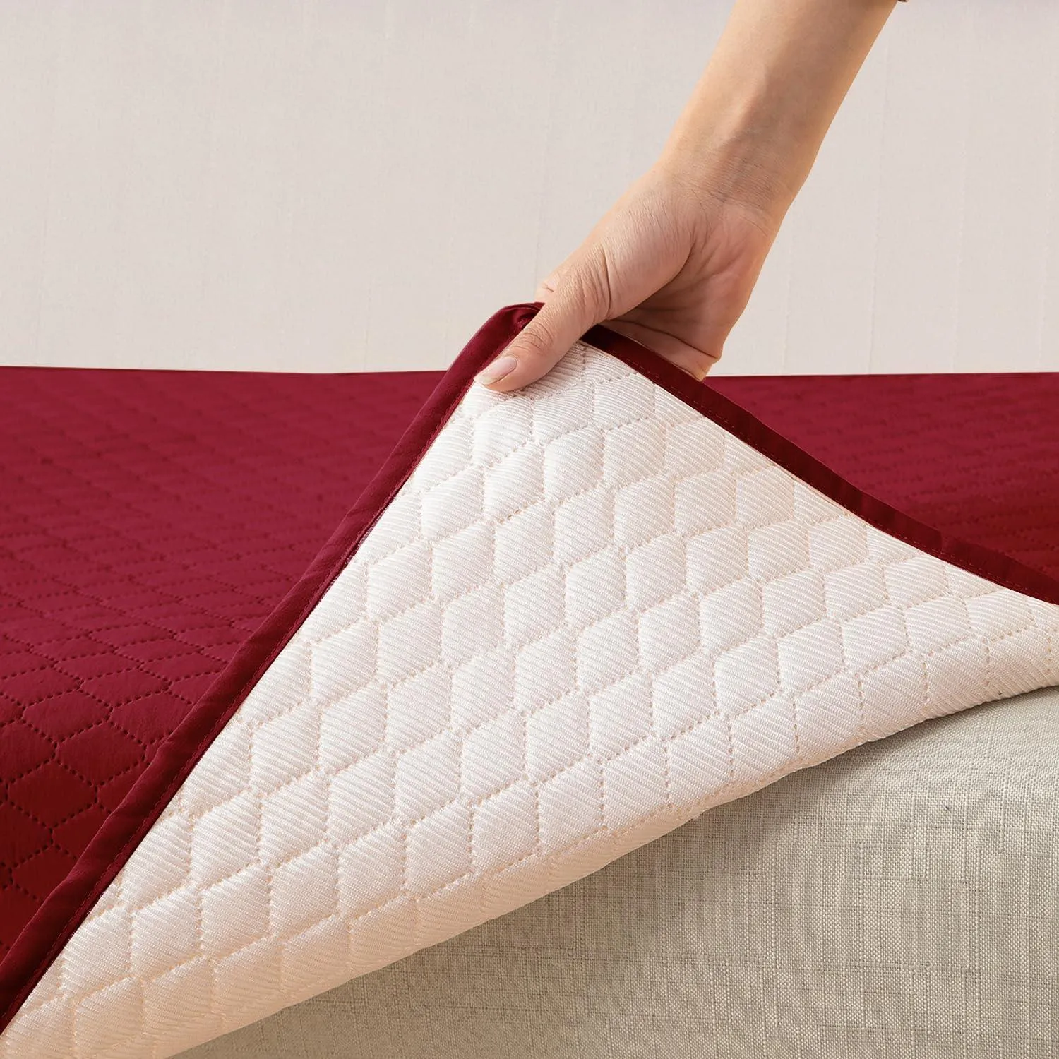 Quilted Sofa Cover Mat with 2 Armrest Covers Pockets, Maroon