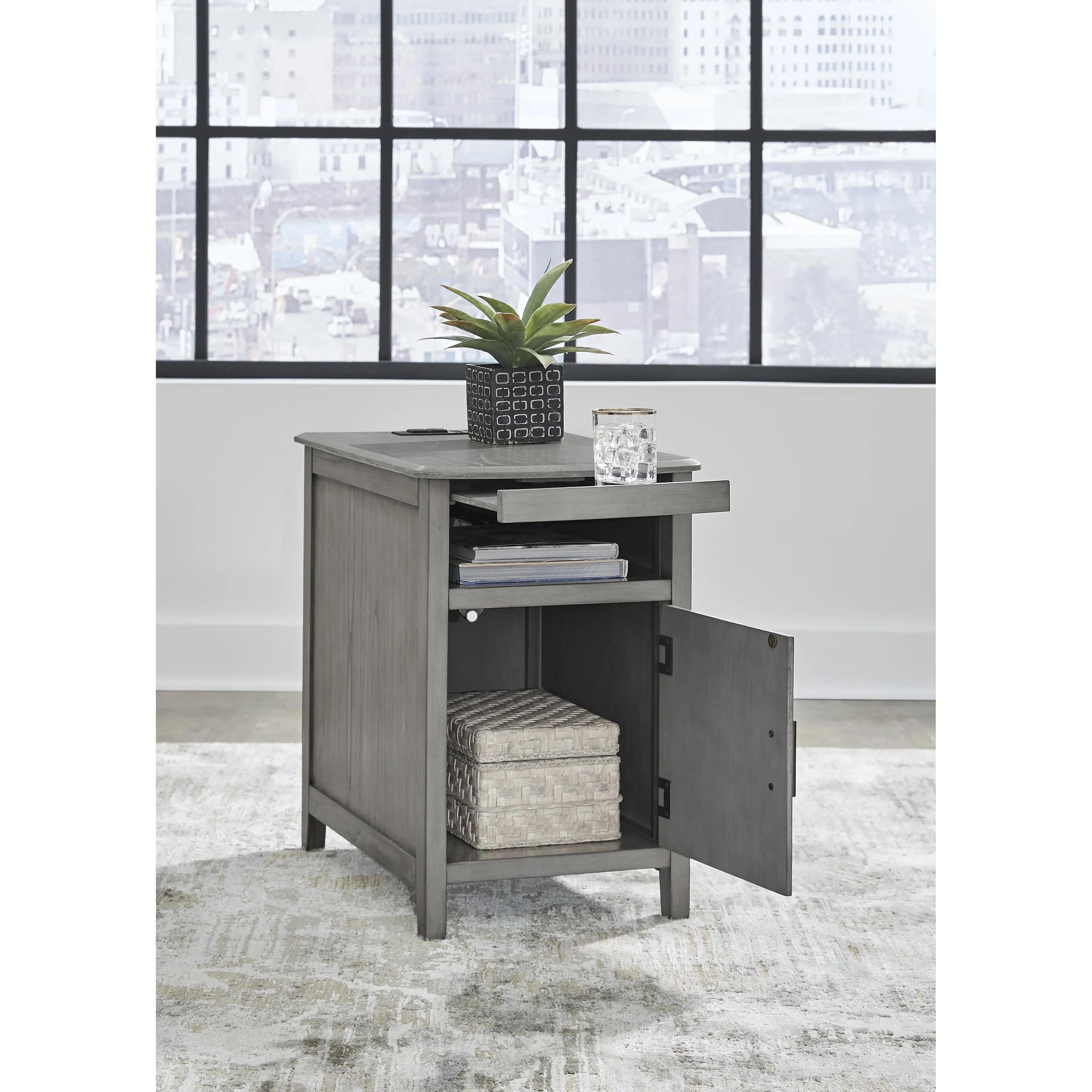 Signature Design by Ashley Devonsted End Table T310-417